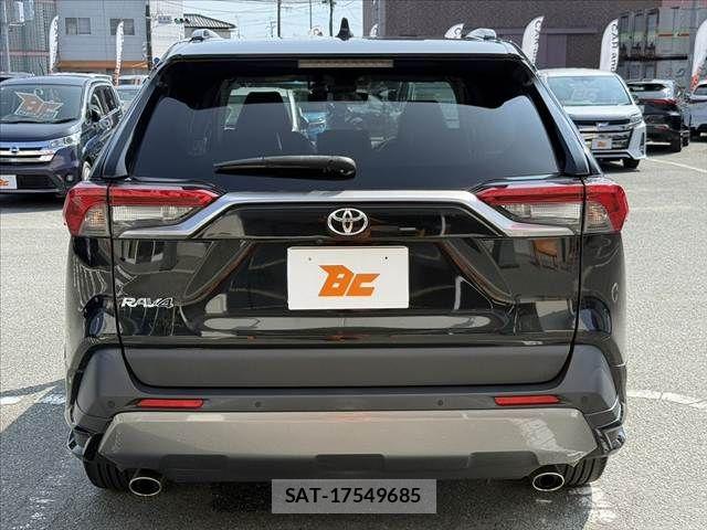 Toyota RAV4 2021-06 8146555-13