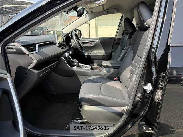 Toyota RAV4 2021-06 8146555-16