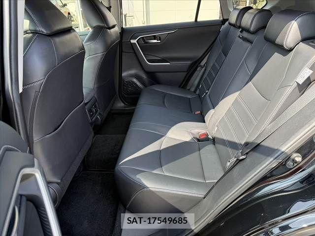Toyota RAV4 2021-06 8146555-18