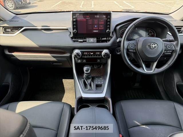 Toyota RAV4 2021-06 8146555-1