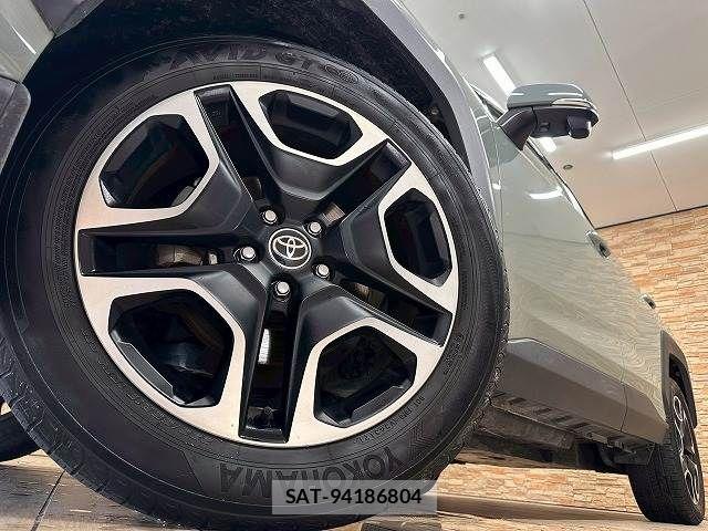 Toyota RAV4 2021-09 8146548-18
