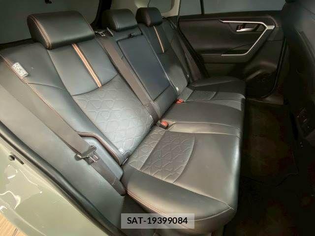 Toyota RAV4 2020-04 8146551-11