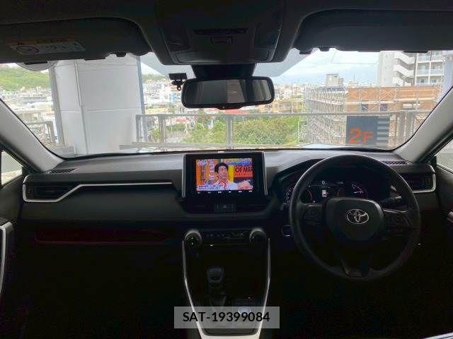Toyota RAV4 2020-04 8146551-2