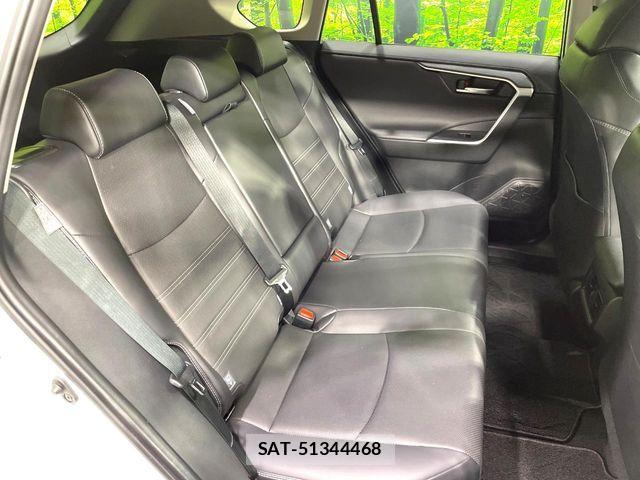 Toyota RAV4 2023-08 8146532-10