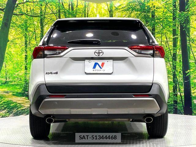 Toyota RAV4 2023-08 8146532-16