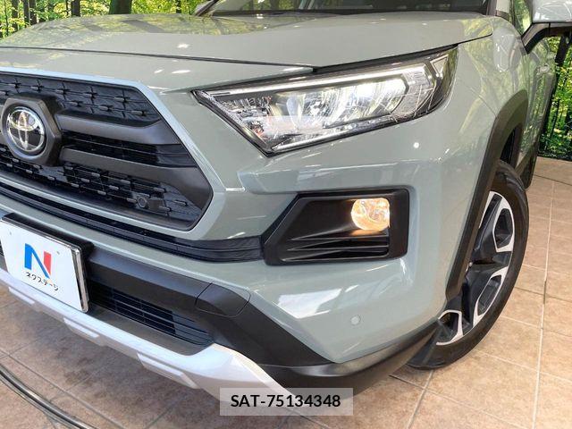 Toyota RAV4 2019-12 8209809-11