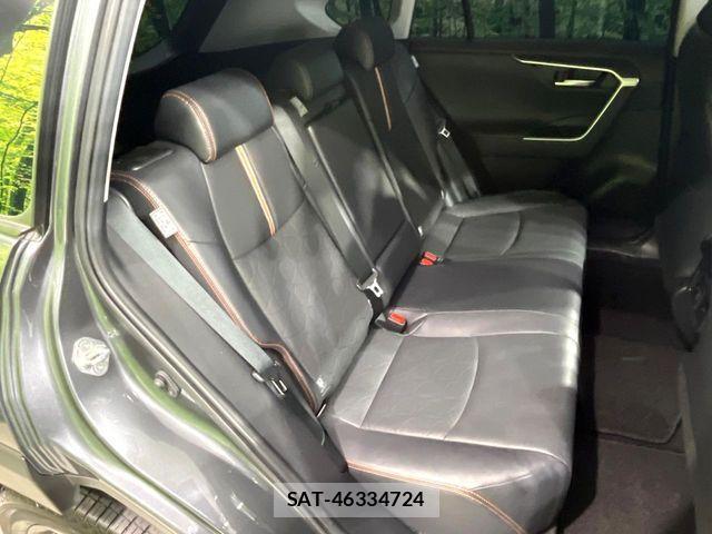 Toyota RAV4 2023-06 8209797-8