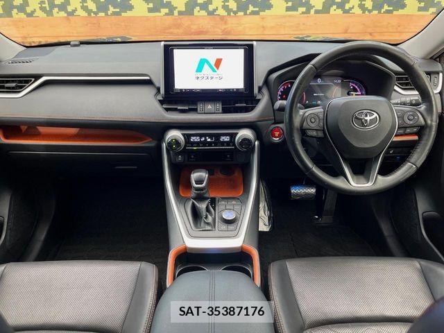 Toyota RAV4 2019-05 8209819-1
