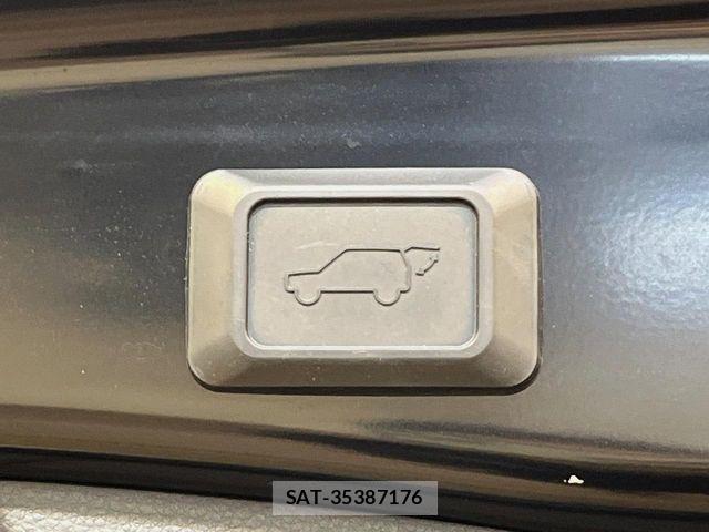 Toyota RAV4 2019-05 8209819-6