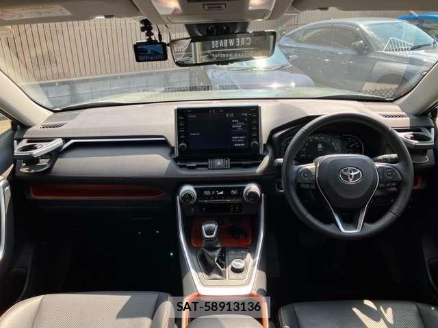 Toyota RAV4 2022-03 8209806-1