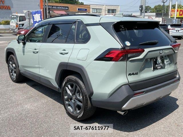 Toyota RAV4 2023-01 8209792-10