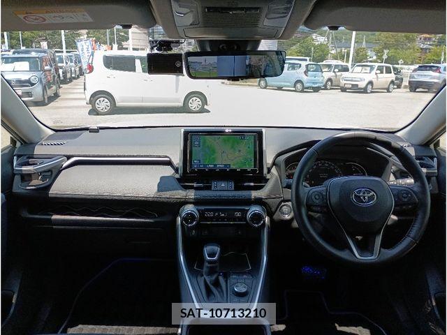 Toyota RAV4 2021-03 8209812-2