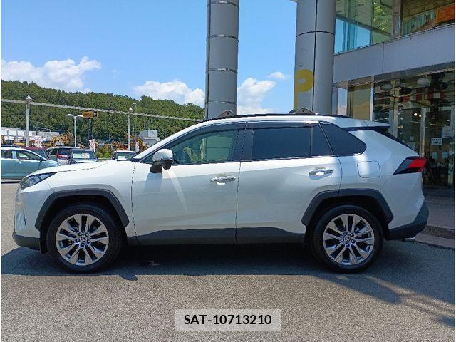Toyota RAV4 2021-03 8209812-4