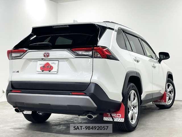 Toyota RAV4 2020-09 8209815-2