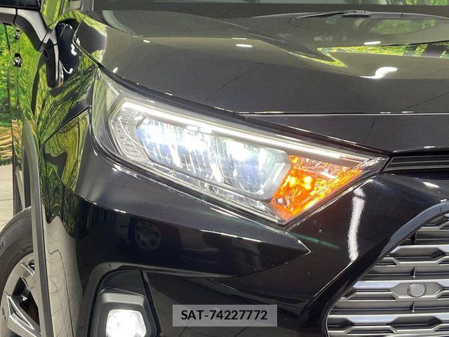 Toyota RAV4 2024-03 8209796-11