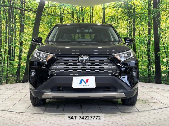 Toyota RAV4 2024-03 8209796-13