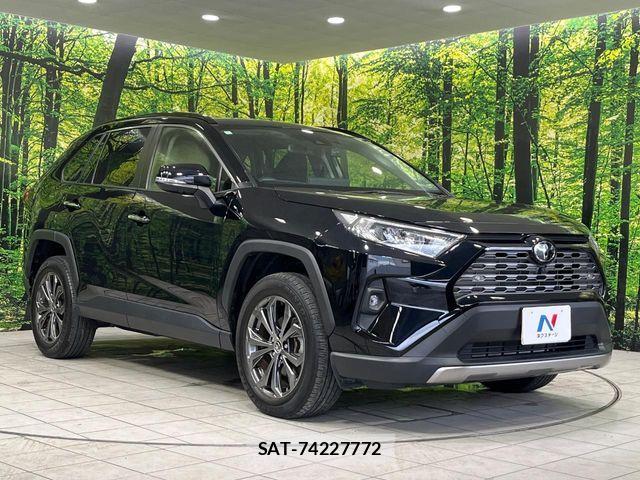 Toyota RAV4 2024-03 8209796-15