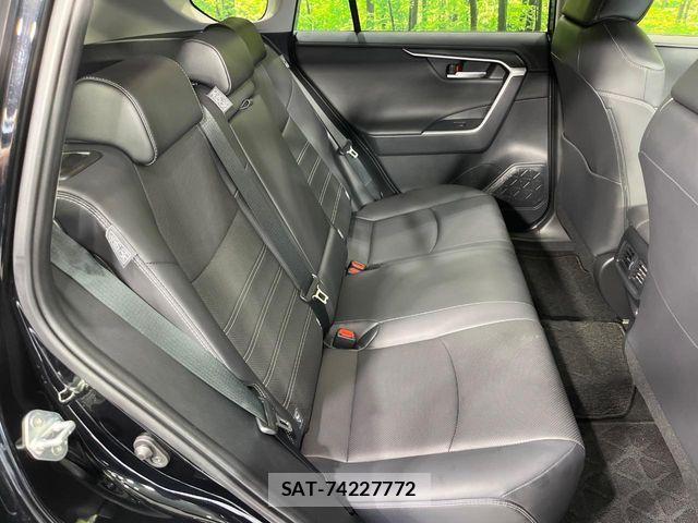 Toyota RAV4 2024-03 8209796-8