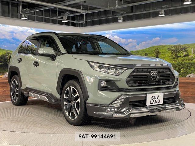 Toyota RAV4 2020-04 8209805-12