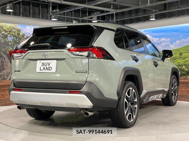 Toyota RAV4 2020-04 8209805-13