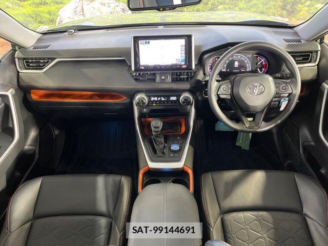 Toyota RAV4 2020-04 8209805-2