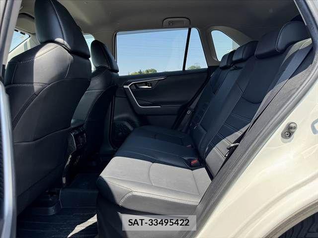 Toyota RAV4 2019-07 8209810-17
