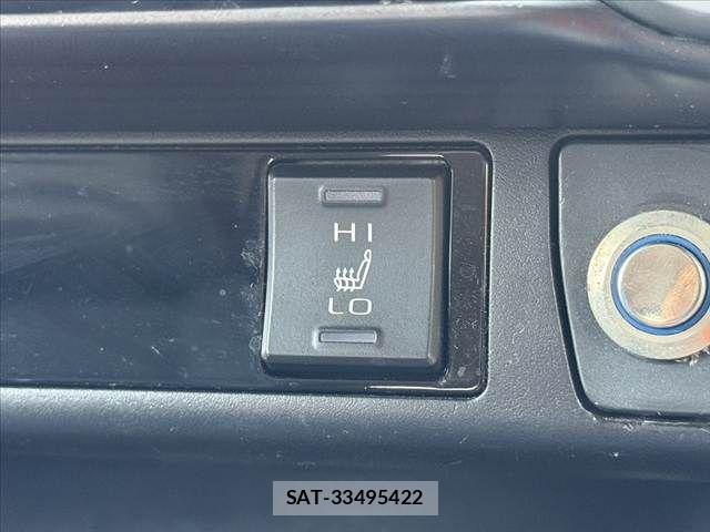 Toyota RAV4 2019-07 8209810-28