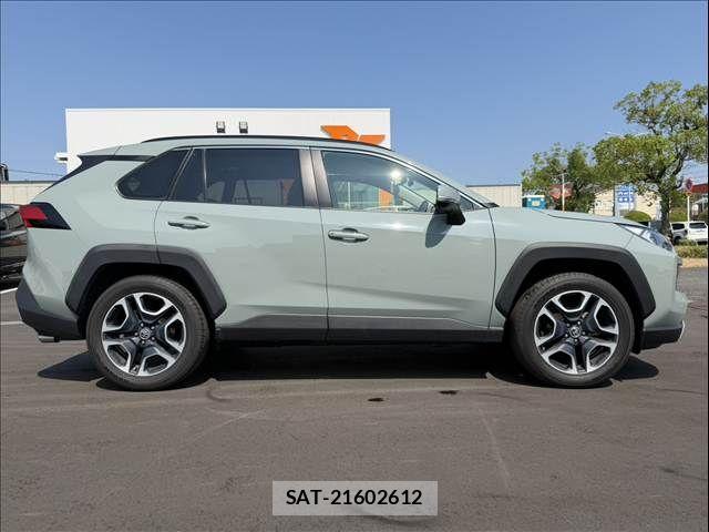 Toyota RAV4 2020-03 8209821-11