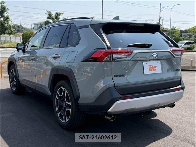 Toyota RAV4 2020-03 8209821-14