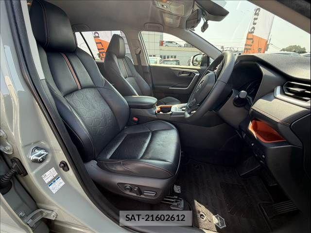 Toyota RAV4 2020-03 8209821-15