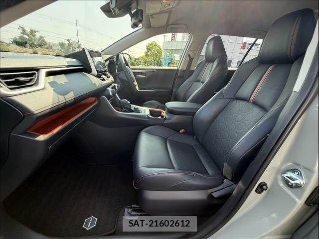 Toyota RAV4 2020-03 8209821-16