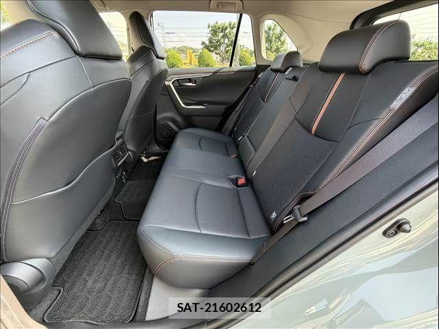 Toyota RAV4 2020-03 8209821-17