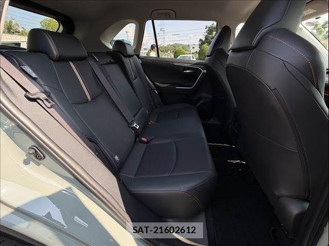 Toyota RAV4 2020-03 8209821-18