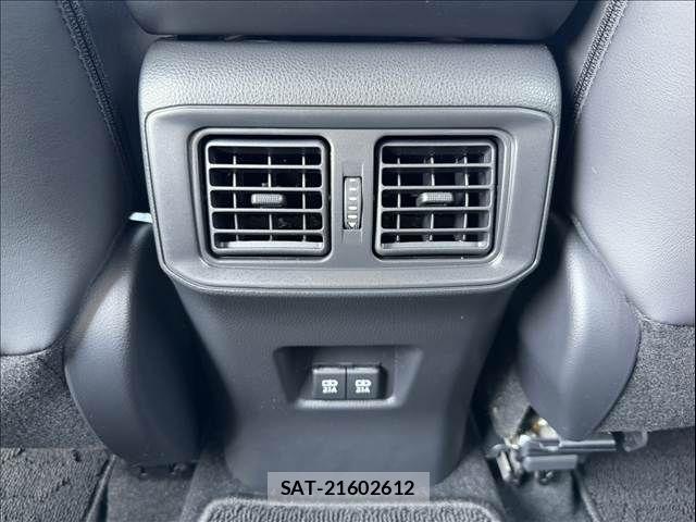 Toyota RAV4 2020-03 8209821-22