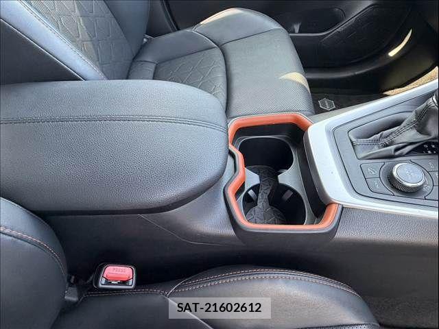 Toyota RAV4 2020-03 8209821-23
