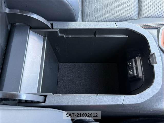 Toyota RAV4 2020-03 8209821-24