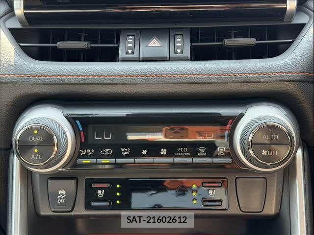 Toyota RAV4 2020-03 8209821-26