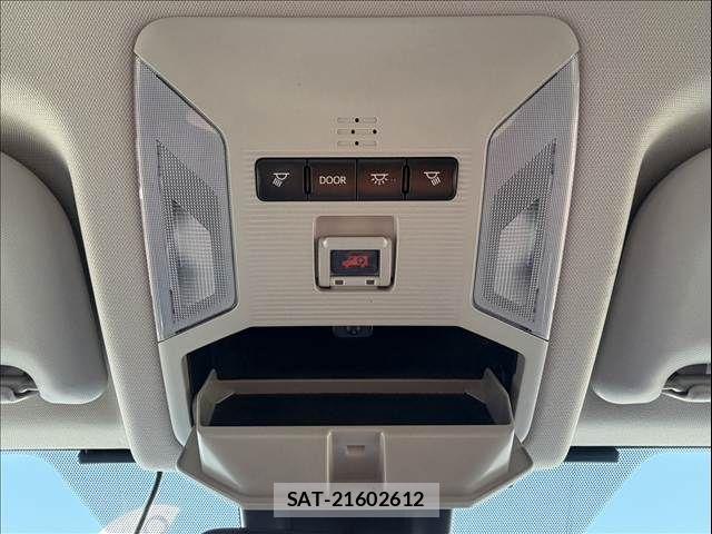 Toyota RAV4 2020-03 8209821-28