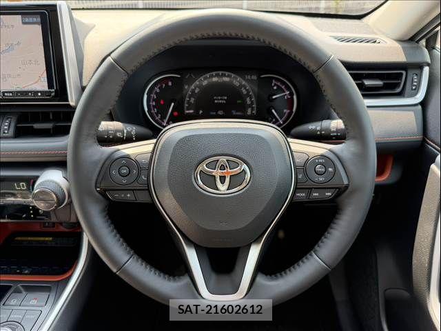 Toyota RAV4 2020-03 8209821-29