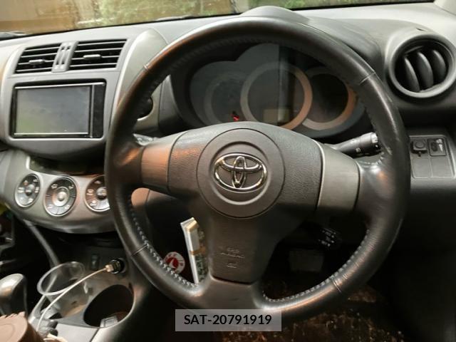 Toyota RAV4 2011-07 8209822-13