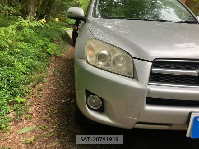 Toyota RAV4 2011-07 8209822-2