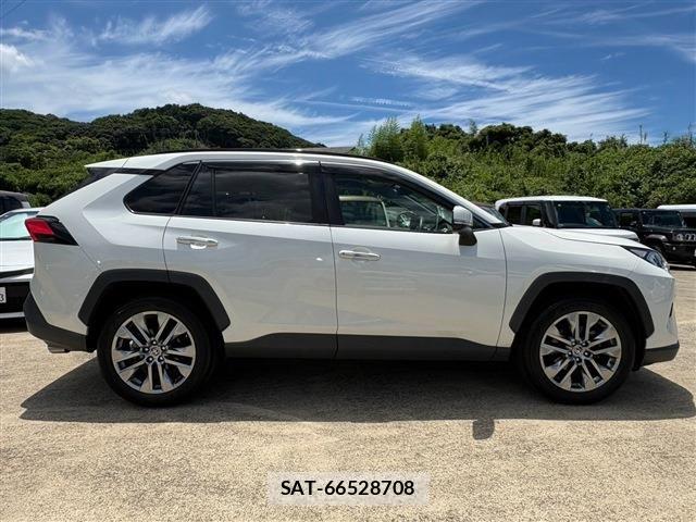 Toyota RAV4 2022-09 8209799-12