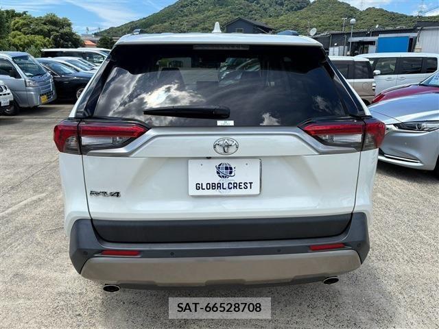 Toyota RAV4 2022-09 8209799-14
