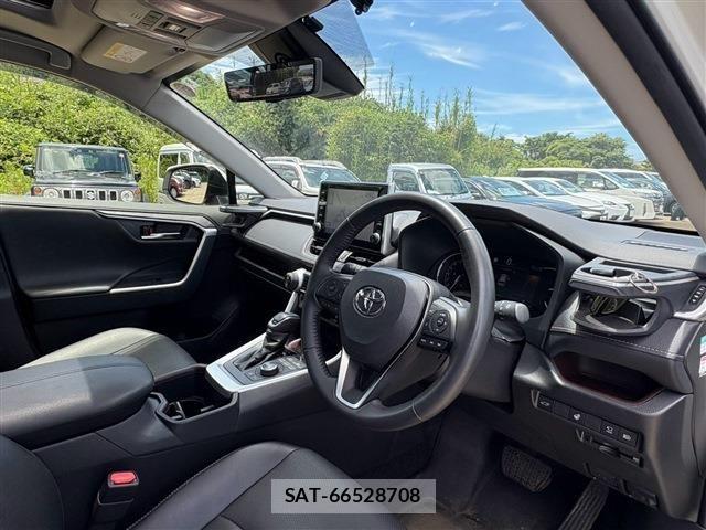 Toyota RAV4 2022-09 8209799-18