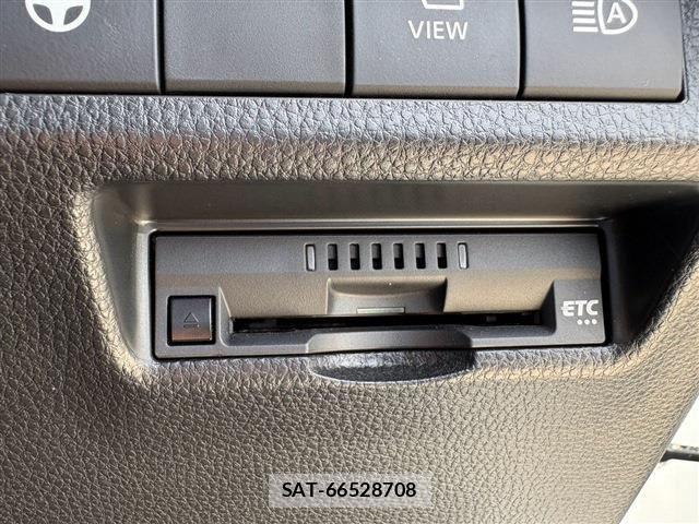 Toyota RAV4 2022-09 8209799-21