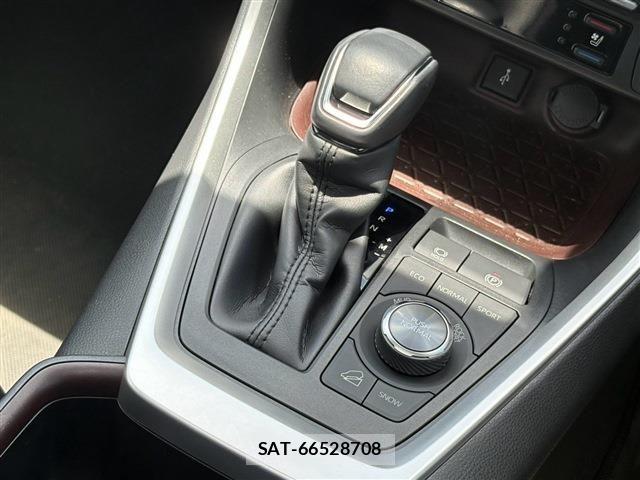 Toyota RAV4 2022-09 8209799-27