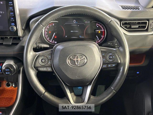 Toyota RAV4 2021-08 8209811-11