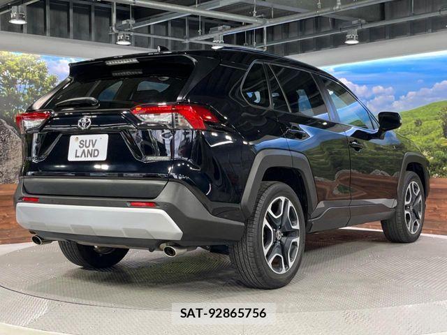 Toyota RAV4 2021-08 8209811-17