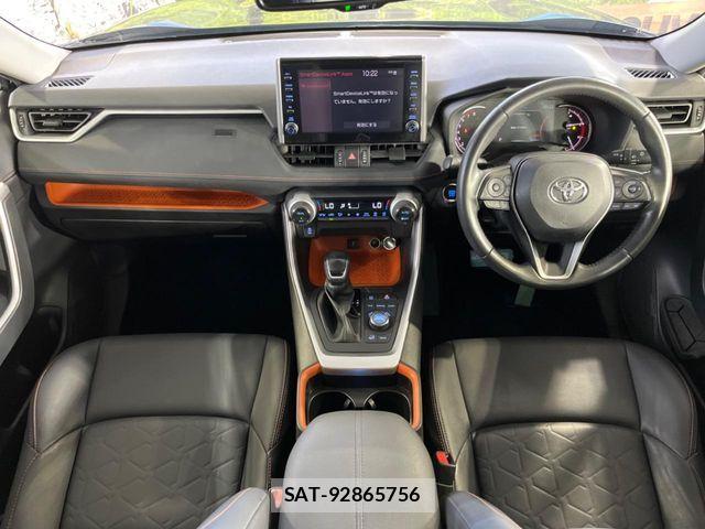 Toyota RAV4 2021-08 8209811-2