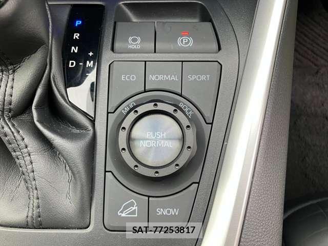 Toyota RAV4 2021-07 8209802-21